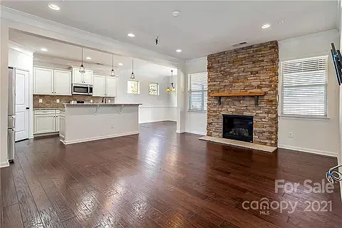 5 bed, 2621 sqft, $3,250 — Photo 1