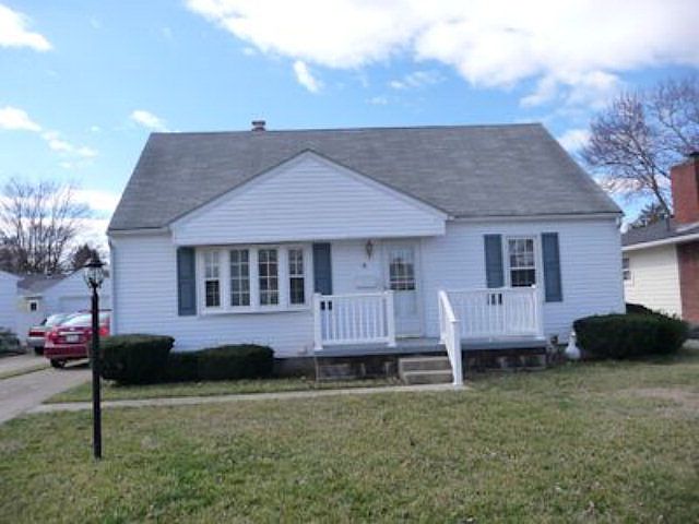 1st image of 4 Berkley Dr