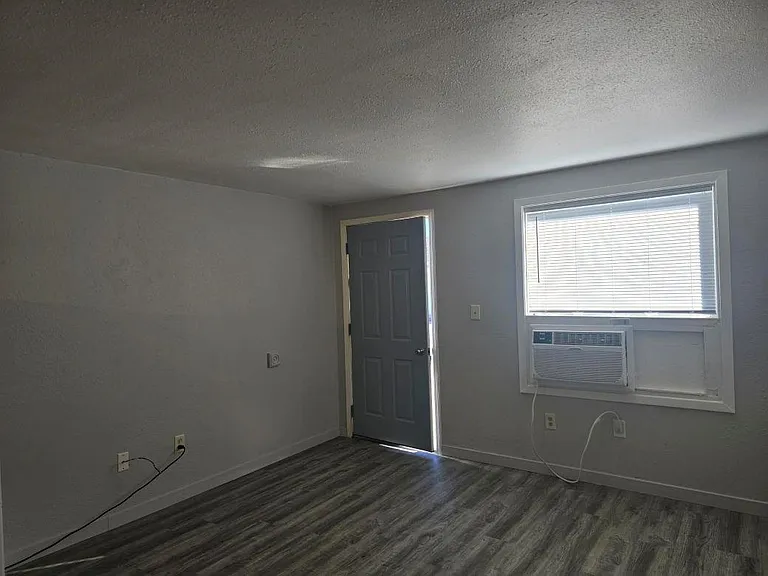 1420 Rodeo Rd — Photo 7