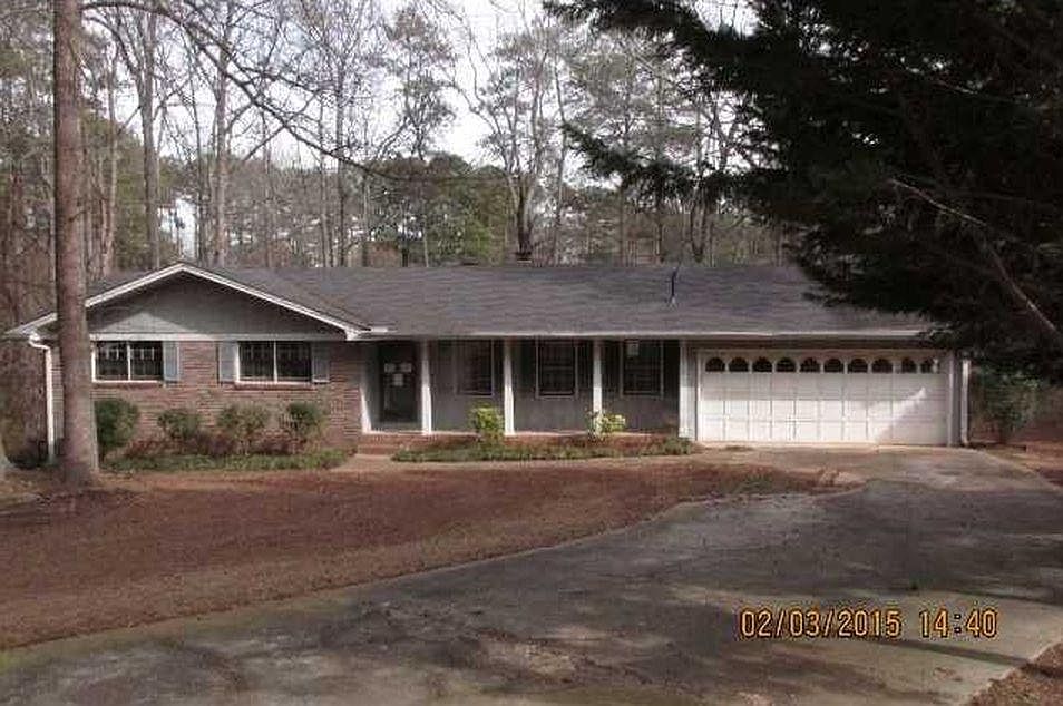 1st image of 1316 White Oak Ct SE