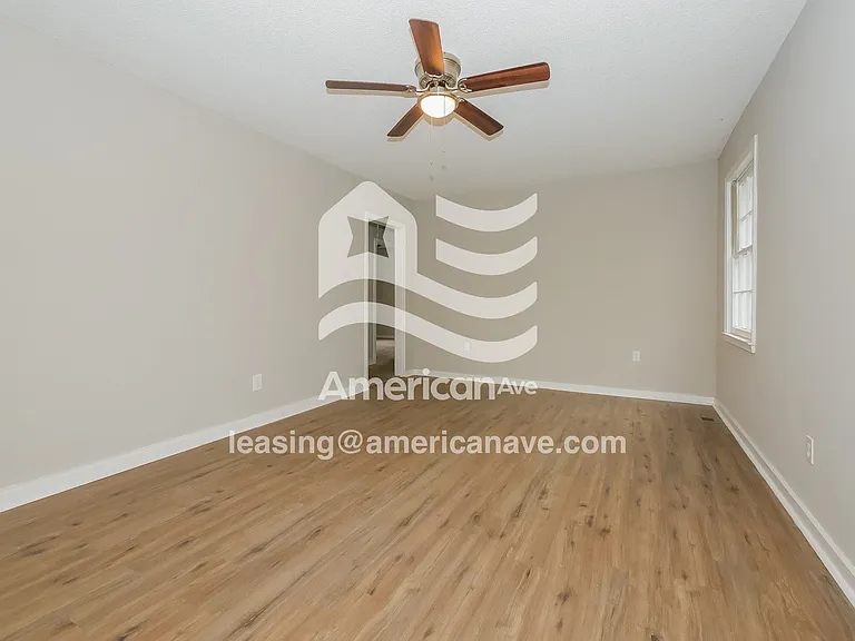 27477_003_wm_-_living_room_13337949.jpg