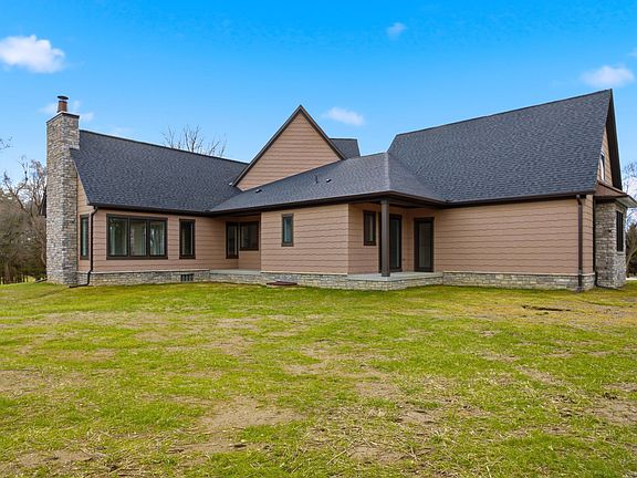 3rd image of 69166 Slating Ln