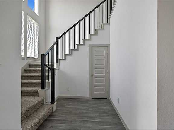 5th image of 6823 Amber Cliff Ln