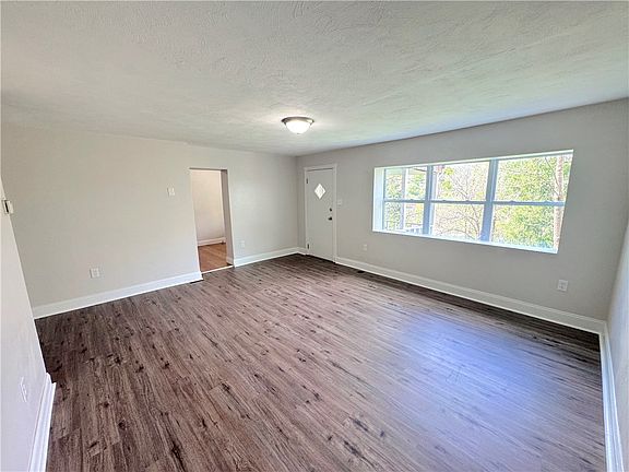 5th image of 2528 Homehurst Ave