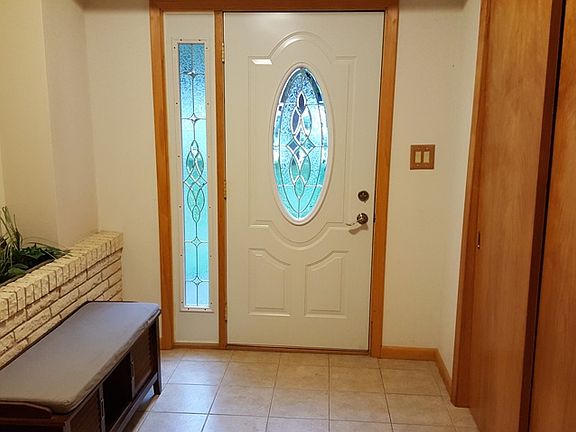 5th image of 709 Emerald Dr