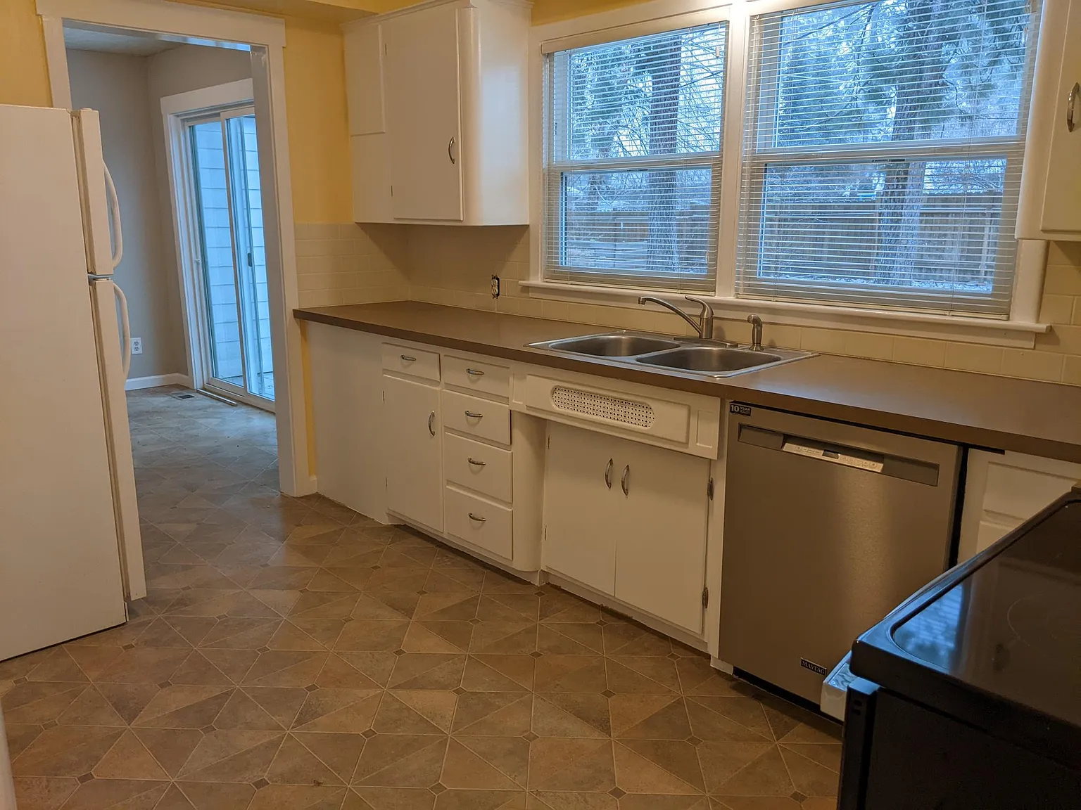 2 bed, 984 sqft, $1,800 — Photo 4