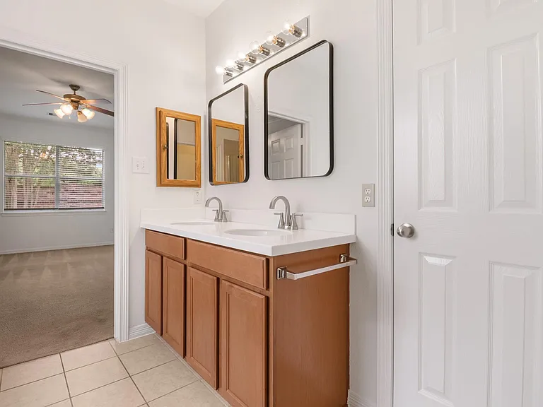 3611 Rocky Ledge Ln — Photo 26