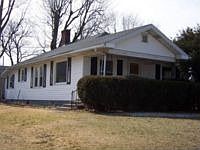 1st image of 907 E Broadway St