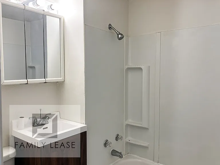 923 W Marietta St — Photo 13