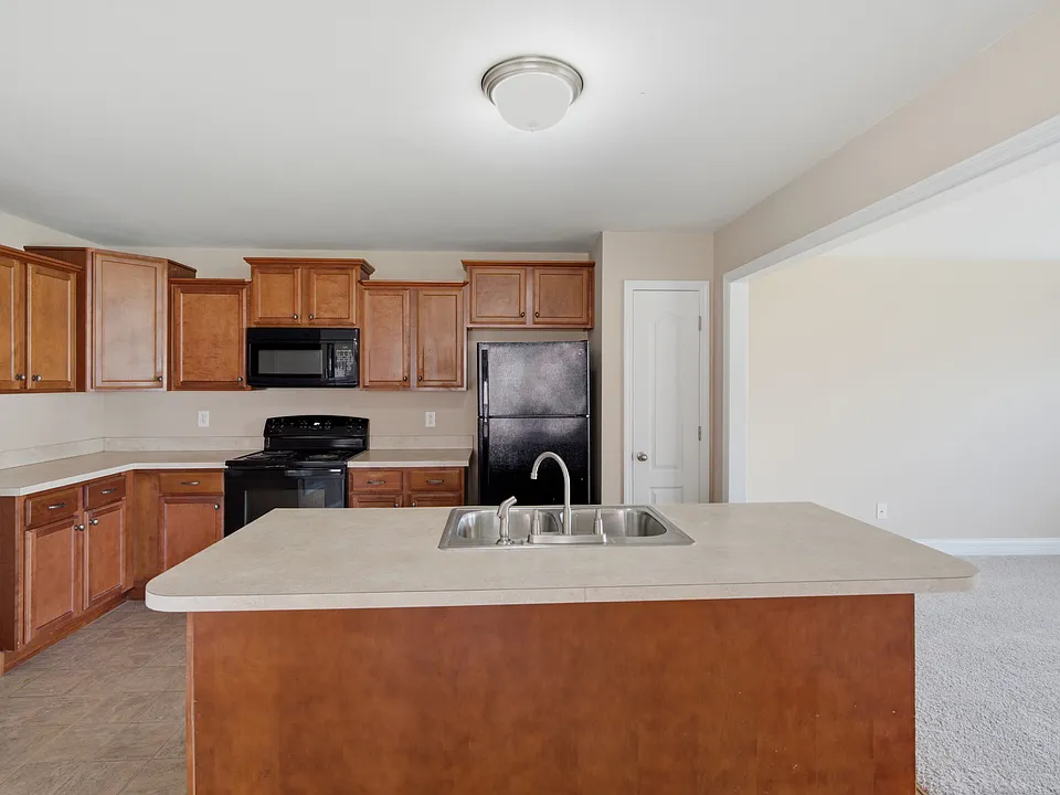 4249 Aurora Cir