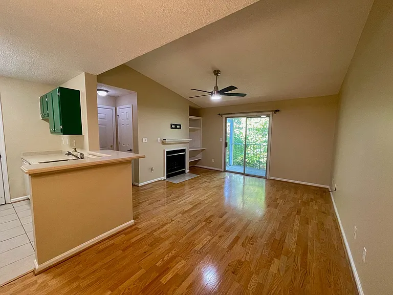 524 Granville Ct — Photo 11