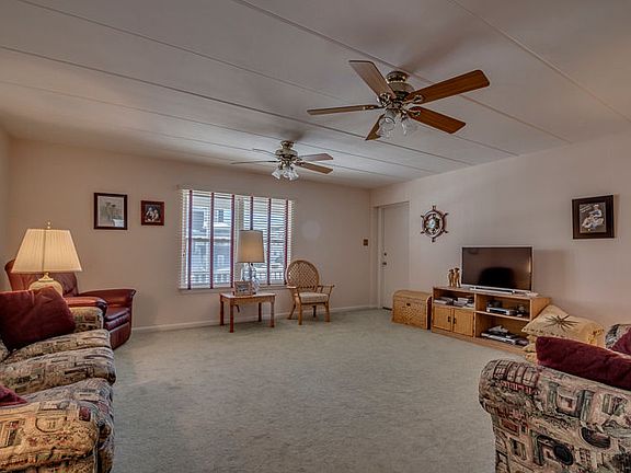 1st floor Living Room