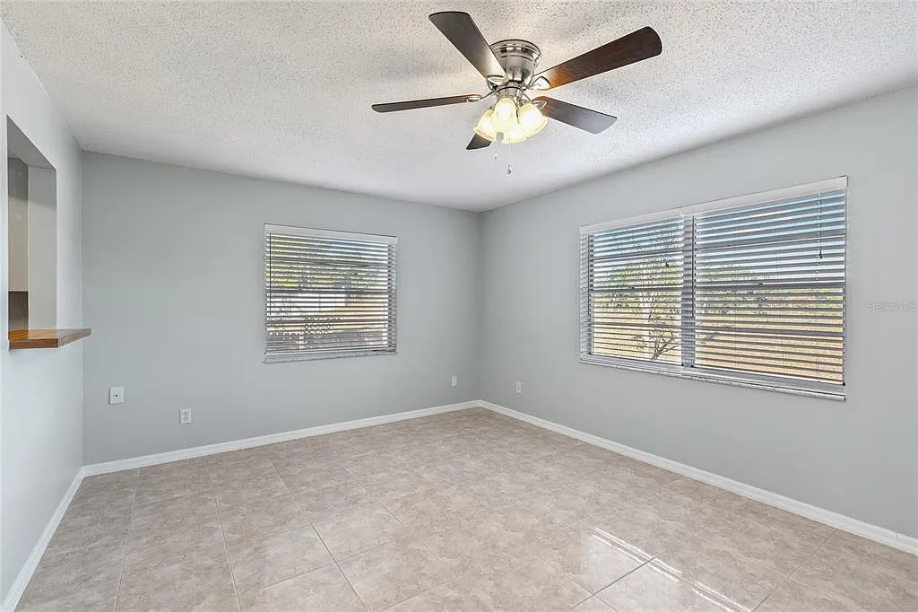 3 bed, 2.0 bath, 1392 sqft, $1,799 — Photo 4