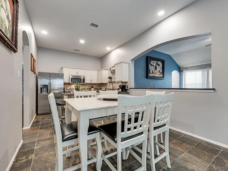 Furlong Dr — Photo 8