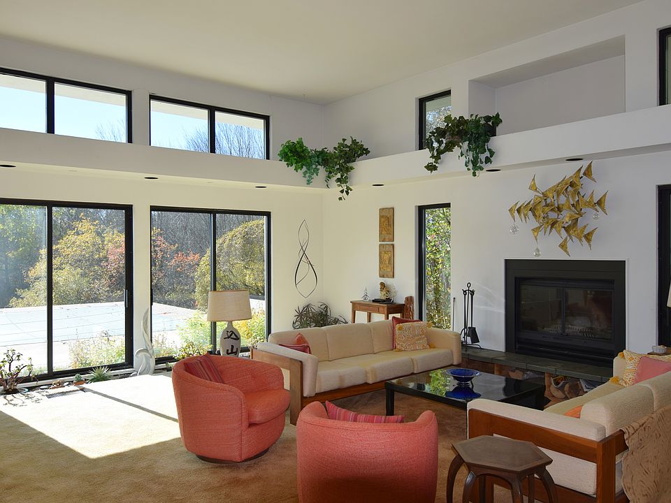 2nd image of 107 Trescott Rd