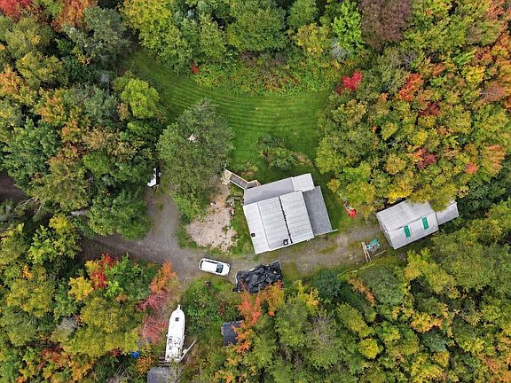 5th image of 837 Meadow Rd