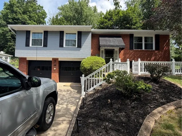 556 Sangree Rd, Pittsburgh, PA 15237