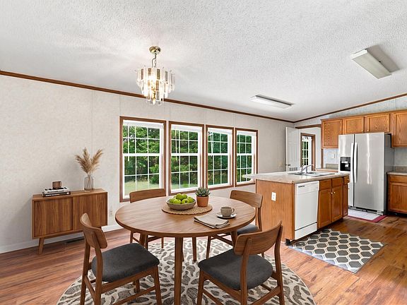 3rd image of 156 Falcon Ridge Dr