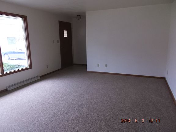 4th image of 1753 Oakridge Ct