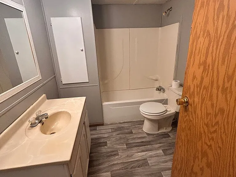 171 E 3rd St #12 — Photo 5