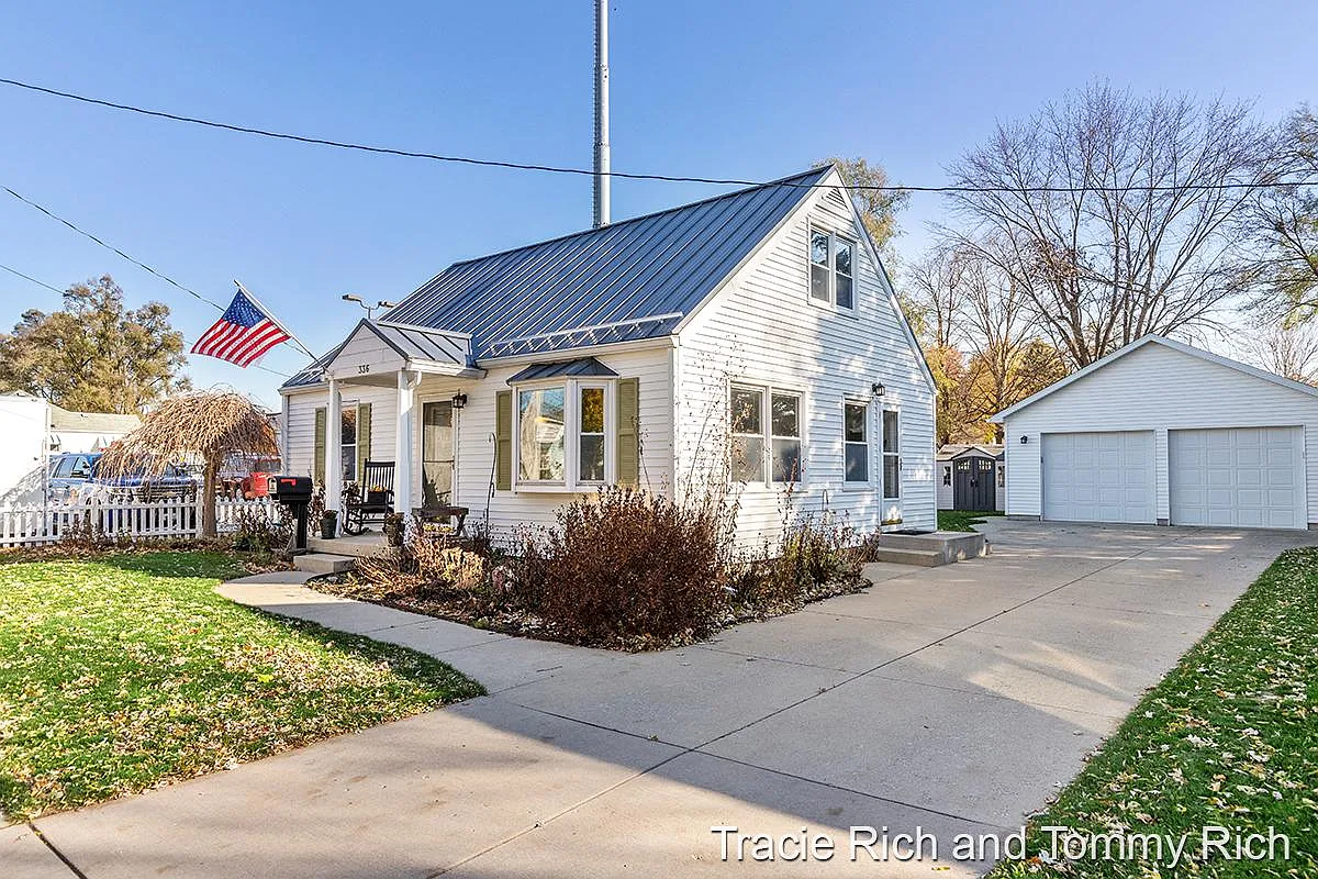 336 Elizabeth Ave NE photo 1