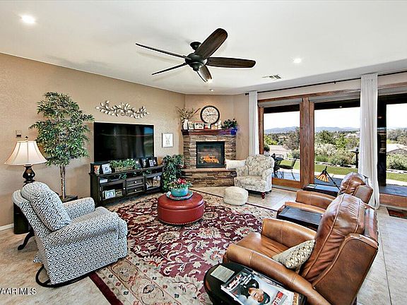 4th image of 1021 Lupine Ln