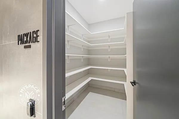 Rented by Carroll Development Leasing LLC | media 24