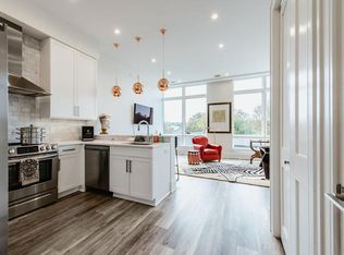 30 Stewart Ave APT 2A, Huntington, NY 11743
