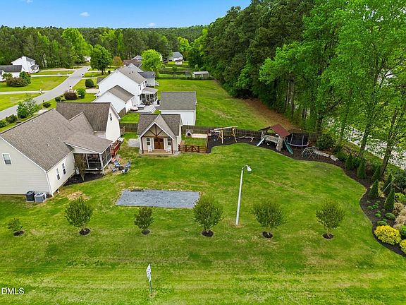 2nd image of 20 Blairwood Dr