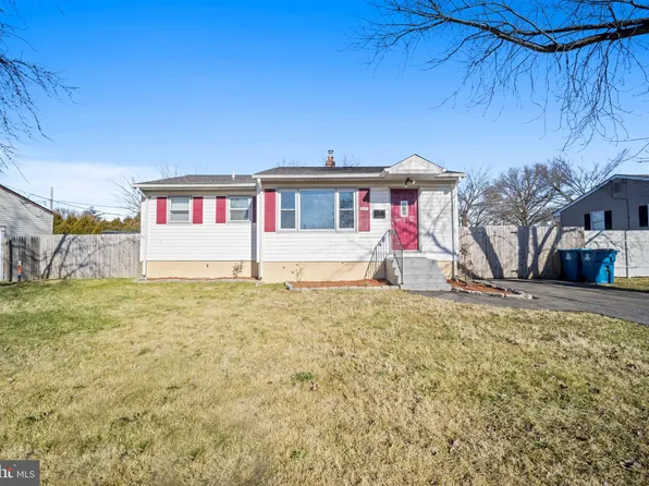 1108 Birchwood Dr, Newark, DE 19713