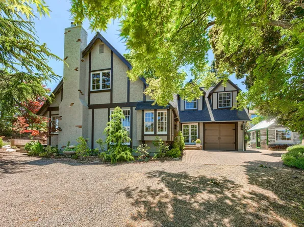680 Oak Knoll Dr, Ashland, OR 97520