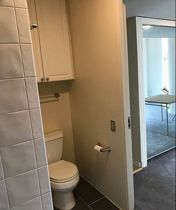 4th image of 1039 N La Salle Dr APT 13
