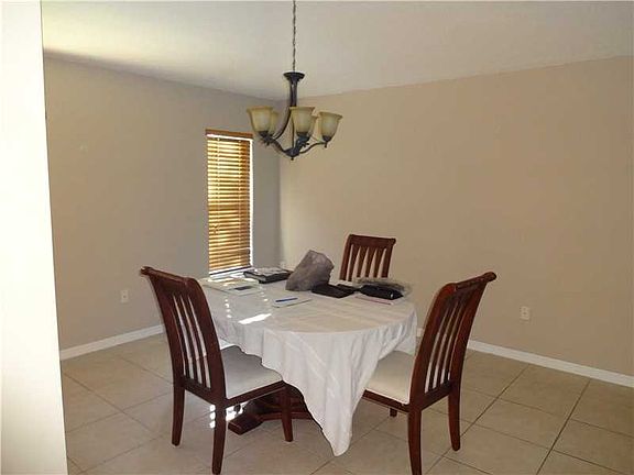 3rd image of 1515 NE 35th Ave