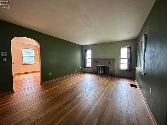 3rd image of 503 W Main St