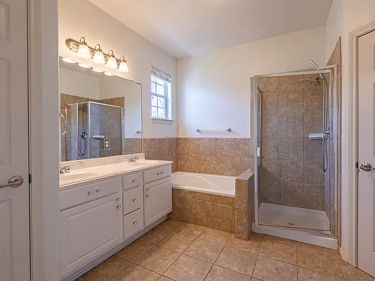 1101 E Parmer Ln #121 — Photo 11
