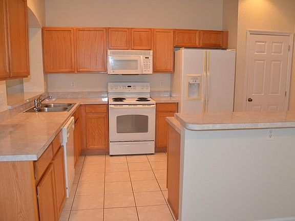 4th image of 2916 Grafton Dr