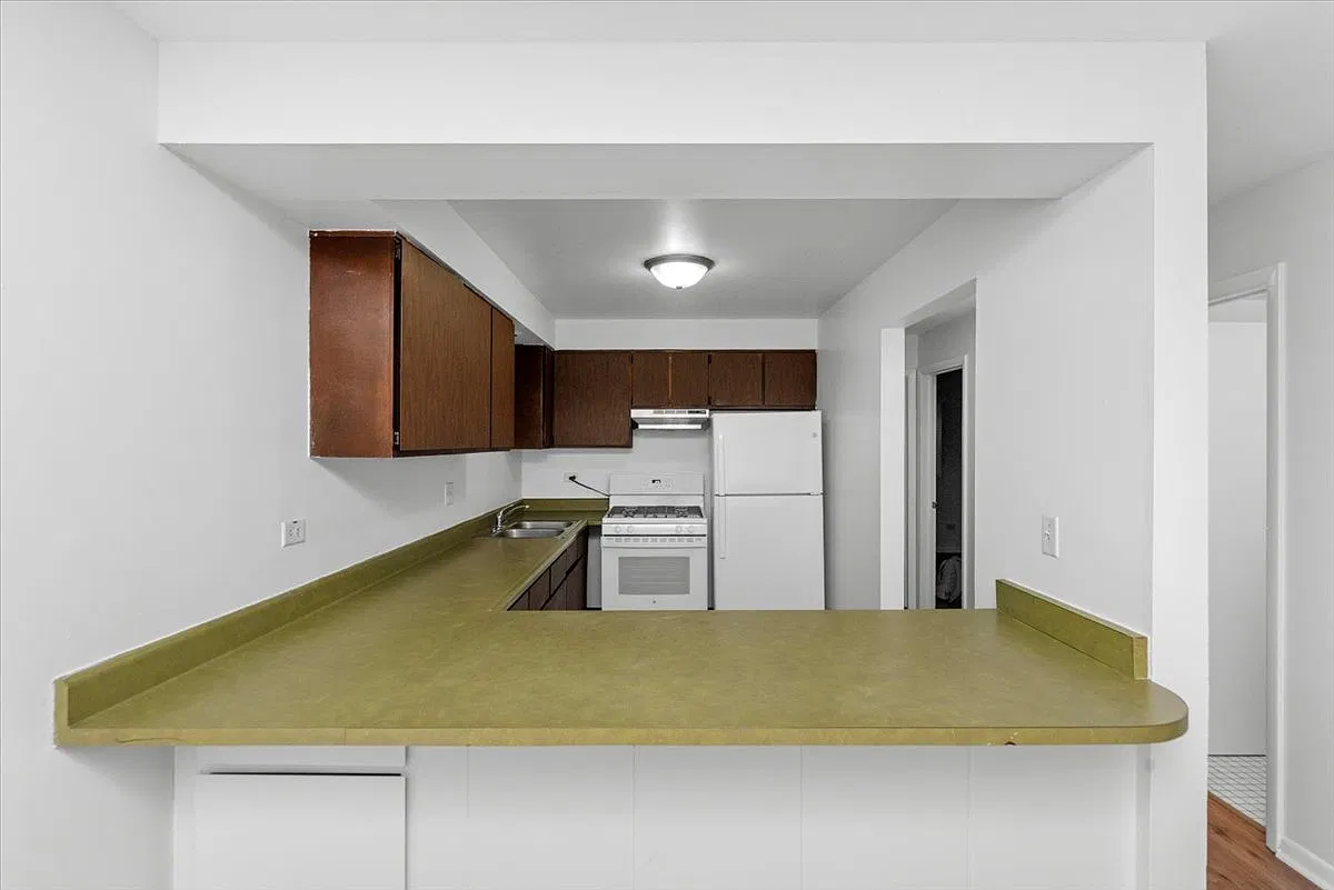 124 W Washington St — Photo 2
