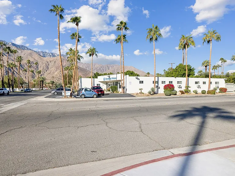 588 E. Mel Avenue - Hermosa Palms — Photo 5