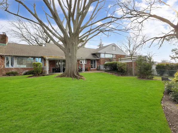 349 Lincoln Avenue, Rockville Centre, NY 11570