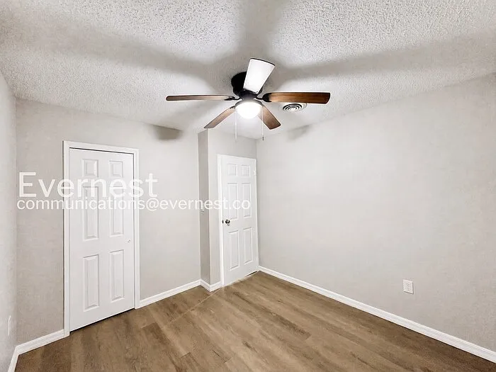 2112 Wolf Rd — Photo 13