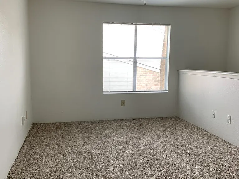 Emerald Cove Apartments — Photo 155
