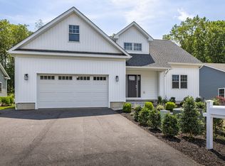 6 Kaatskill Ln E, Niantic, CT 06357