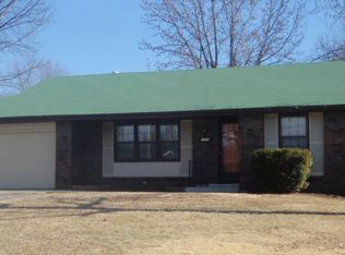 2550 S Pickwick Ave, Springfield, MO 65804