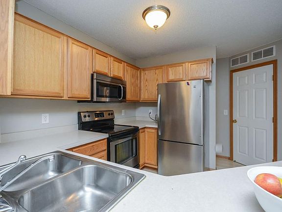 3rd image of 5313 206th St W