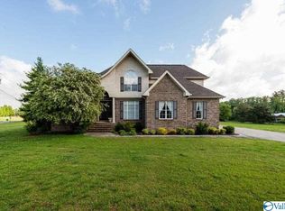 71 Royal Troon Ln, Albertville, AL 35951