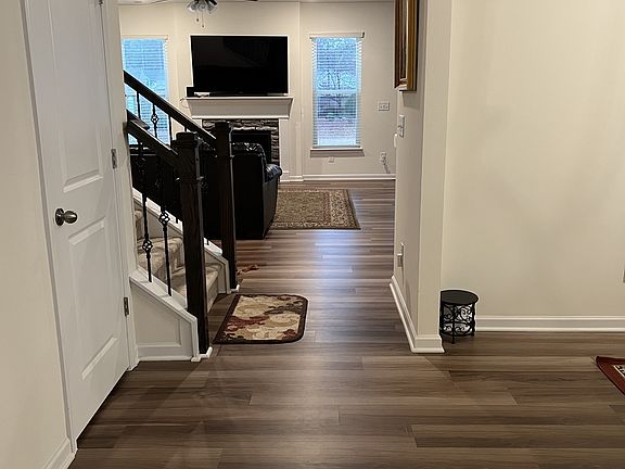 5th image of 108 Buxton St