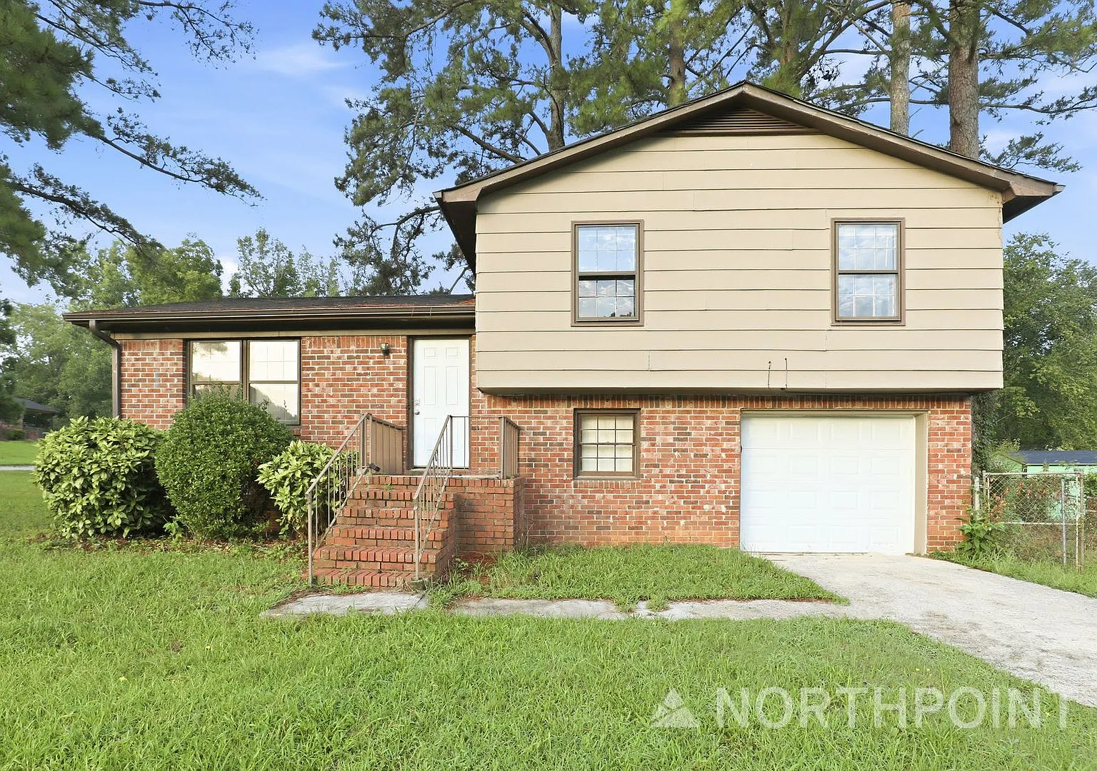 3-Bedroom, 2 Bath Single Family for Rent in Jonesboro, GA | 1-Car Garage Parking | Fenced yard — Photo 1