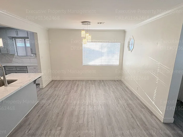 2238 Lindora St — Photo 7