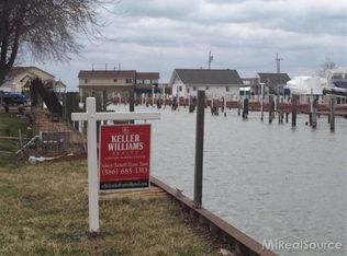 28758 Field Ave, New Baltimore, MI 48047