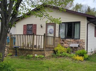 1619 Fern Dr, Manitowoc, WI 54220